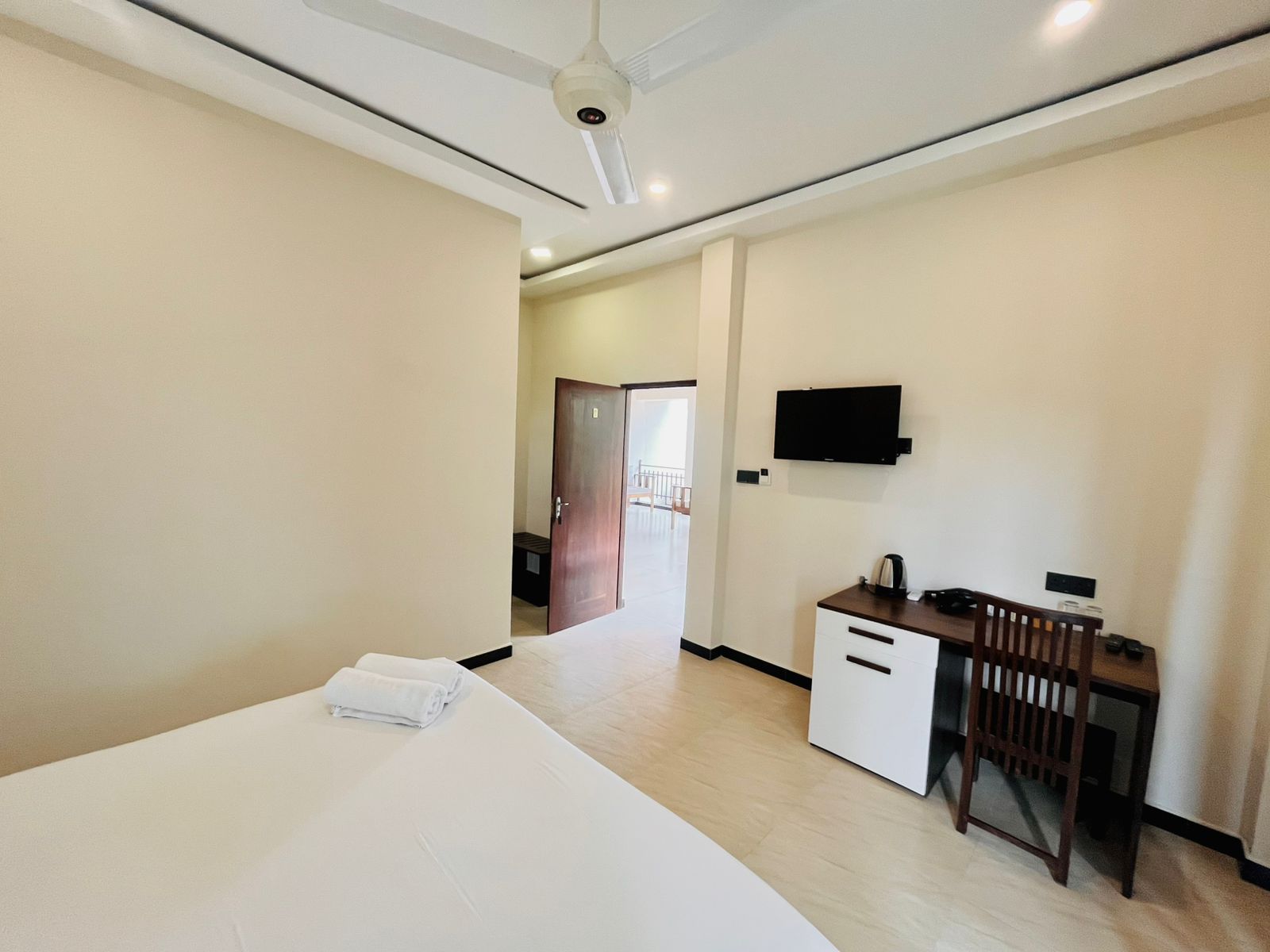 DELUXE DOUBLE ROOM — photo 10
